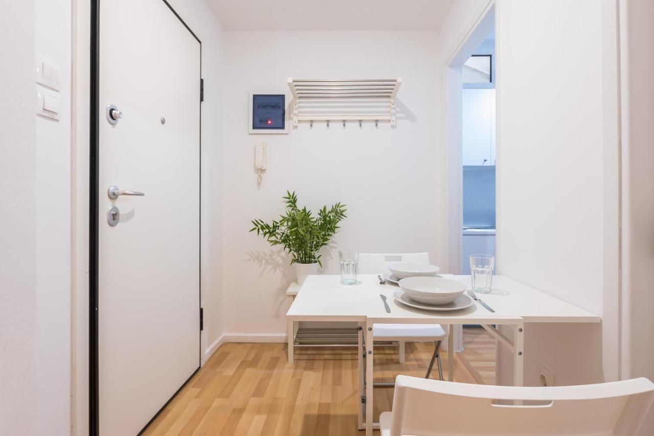 Apartment At Megaro Mousikis St Semi Basement 1Bed 2 Pers 아테네 외부 사진