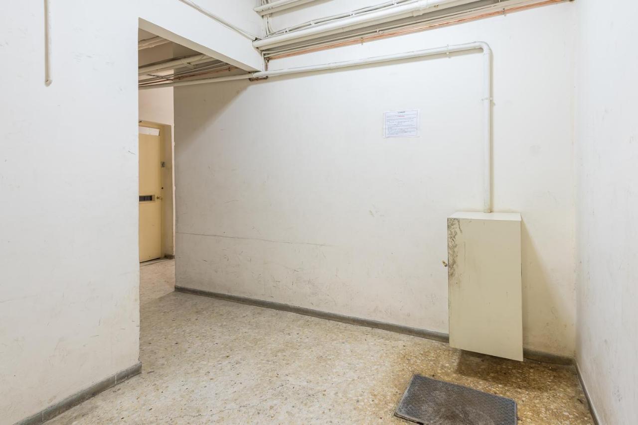 Apartment At Megaro Mousikis St Semi Basement 1Bed 2 Pers 아테네 외부 사진